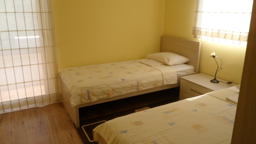 Apartments Marovic Lustica Exterior photo