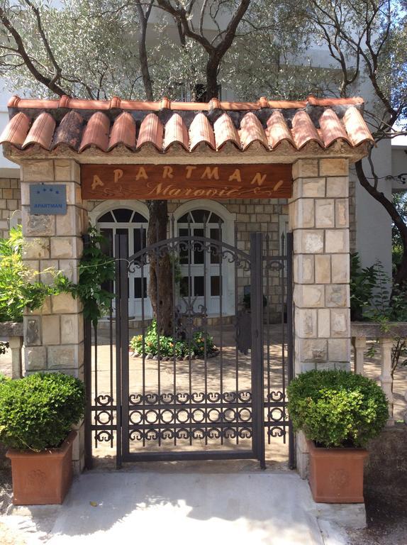 Apartments Marovic Lustica Exterior photo